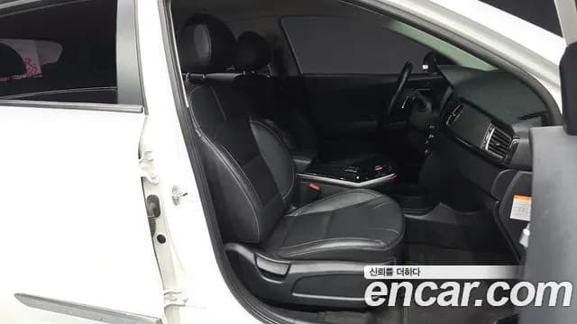 2019 Kia Niro EV Prestige Sold VIN KNACB81GFKA009696 – photo 13 2019 Kia Niro EV Prestige Sold VIN KNACB81GFKA009696 – photo 13