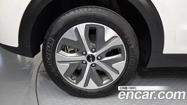 2022 Kia Niro EV Prestige Sold VIN KNACB81GFNA136625 – front exterior 2022 Kia Niro EV Prestige Sold VIN KNACB81GFNA136625 – front exterior
