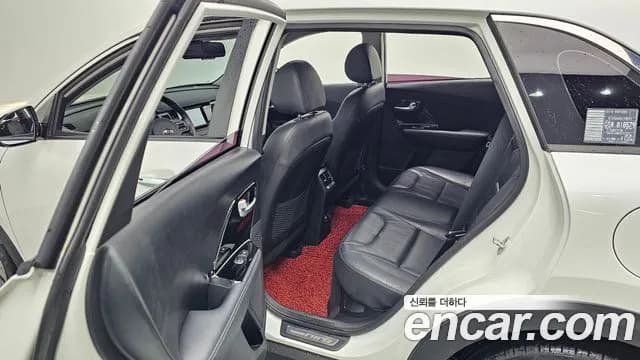 2017 Kia Niro Noblesse Sold VIN KNACC81CGHA018579 – exterior detail 2017 Kia Niro Noblesse Sold VIN KNACC81CGHA018579 – exterior detail