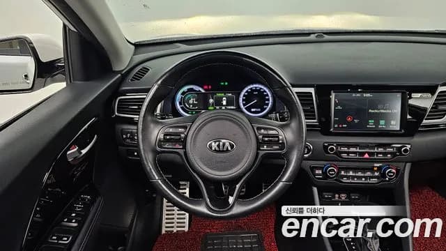 2017 Kia Niro Noblesse Sold VIN KNACC81CGHA018579 – trunk area 2017 Kia Niro Noblesse Sold VIN KNACC81CGHA018579 – trunk area