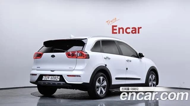 2017 Kia Niro Noblesse Sold VIN KNACC81CGHA064816 – side profile 2017 Kia Niro Noblesse Sold VIN KNACC81CGHA064816 – side profile