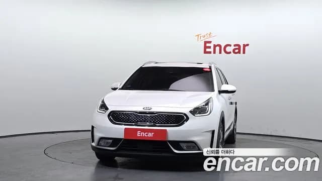2018 Kia Niro Noblesse Sold VIN KNACC81CGJA138660 – trunk area 2018 Kia Niro Noblesse Sold VIN KNACC81CGJA138660 – trunk area