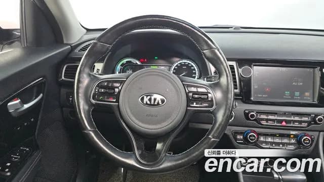 2018 Kia Niro Noblesse Sold VIN KNACC81CGJA138660 – photo 19 2018 Kia Niro Noblesse Sold VIN KNACC81CGJA138660 – photo 19