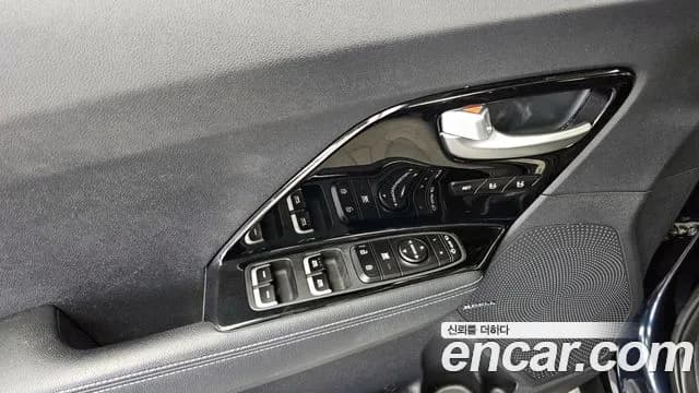 2018 Kia Niro Noblesse Sold VIN KNACC81CGJA140863 – trunk area 2018 Kia Niro Noblesse Sold VIN KNACC81CGJA140863 – trunk area