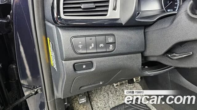 2018 Kia Niro Noblesse Sold VIN KNACC81CGJA175380 – trunk area 2018 Kia Niro Noblesse Sold VIN KNACC81CGJA175380 – trunk area