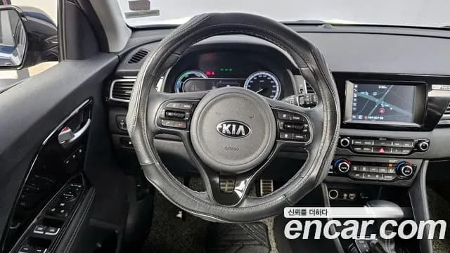 2018 Kia Niro Noblesse Sold VIN KNACC81CGJA175380 – photo 13 2018 Kia Niro Noblesse Sold VIN KNACC81CGJA175380 – photo 13