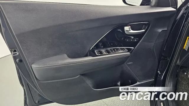 2018 Kia Niro Noblesse Sold VIN KNACC81CGJA197330 – photo 28 2018 Kia Niro Noblesse Sold VIN KNACC81CGJA197330 – photo 28