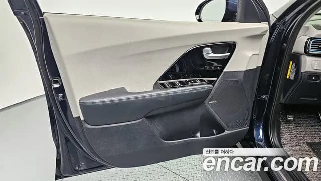 2018 Kia Niro Noblesse Sold VIN KNACC81CGJA252639 – photo 28 2018 Kia Niro Noblesse Sold VIN KNACC81CGJA252639 – photo 28