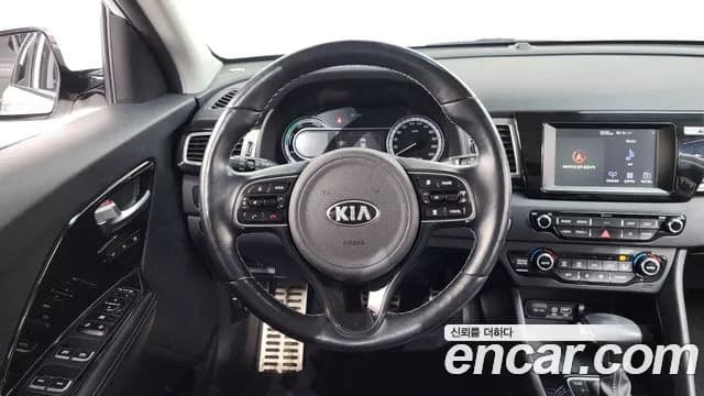 2019 Kia Niro Noblesse Sold VIN KNACC81CGKA268619 – exterior detail 2019 Kia Niro Noblesse Sold VIN KNACC81CGKA268619 – exterior detail