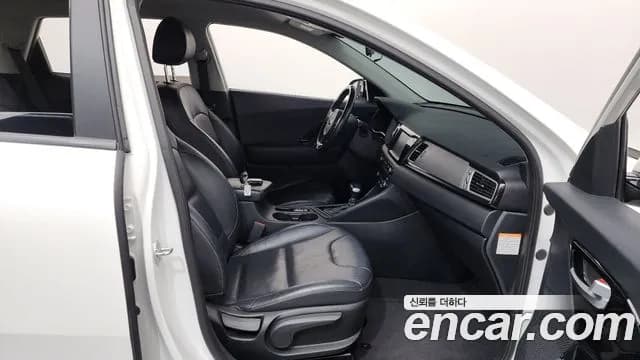 2019 Kia Niro Noblesse Sold VIN KNACC81CGKA268619 – trunk area 2019 Kia Niro Noblesse Sold VIN KNACC81CGKA268619 – trunk area