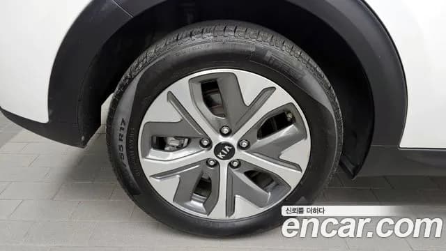 2019 Kia Niro EV Noblesse Sold VIN KNACC81GFKA001859 – exterior detail 2019 Kia Niro EV Noblesse Sold VIN KNACC81GFKA001859 – exterior detail