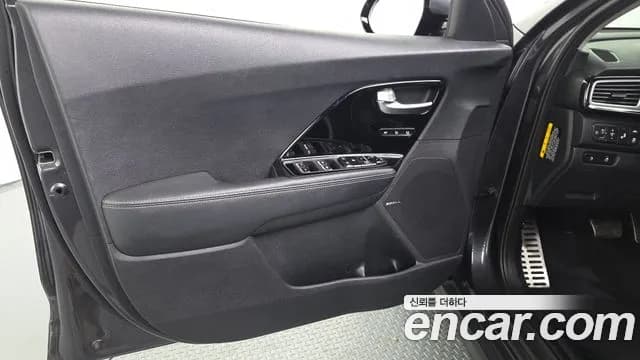 2019 Kia Niro EV Noblesse Sold VIN KNACC81GFKA003656 – rear exterior 2019 Kia Niro EV Noblesse Sold VIN KNACC81GFKA003656 – rear exterior