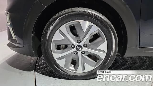 2019 Kia Niro EV Noblesse Sold VIN KNACC81GFKA004768 – rear exterior 2019 Kia Niro EV Noblesse Sold VIN KNACC81GFKA004768 – rear exterior