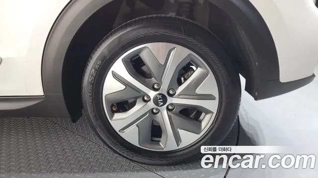 2019 Kia Niro EV Noblesse Sold VIN KNACC81GFKA013008 – front exterior 2019 Kia Niro EV Noblesse Sold VIN KNACC81GFKA013008 – front exterior