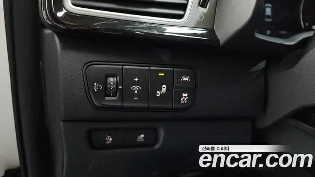 2019 Kia Niro EV Noblesse Sold VIN KNACC81GFKA013008 – rear exterior 2019 Kia Niro EV Noblesse Sold VIN KNACC81GFKA013008 – rear exterior