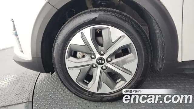 2019 Kia Niro EV Noblesse Sold VIN KNACC81GFKA013008 – photo 27 2019 Kia Niro EV Noblesse Sold VIN KNACC81GFKA013008 – photo 27