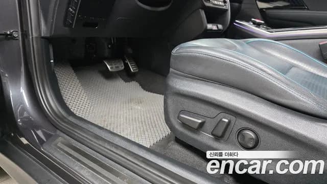 2019 Kia Niro EV Noblesse Sold VIN KNACC81GFKA019128 – exterior detail 2019 Kia Niro EV Noblesse Sold VIN KNACC81GFKA019128 – exterior detail
