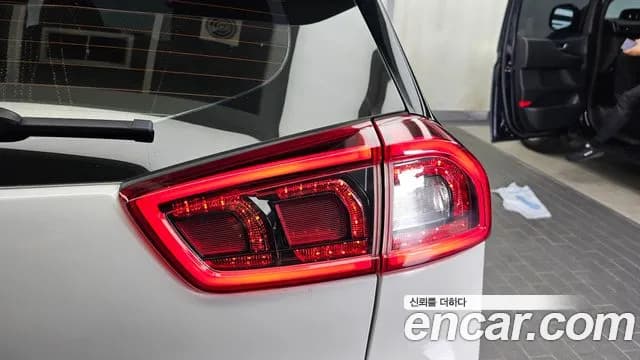 2019 Kia Niro EV Noblesse Sold VIN KNACC81GFKA022203 – rear exterior 2019 Kia Niro EV Noblesse Sold VIN KNACC81GFKA022203 – rear exterior