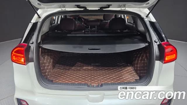2020 Kia The New Niro 1.6 HEV Sold VIN KNACE81CGLA350382 – undercarriage 2020 Kia The New Niro 1.6 HEV Sold VIN KNACE81CGLA350382 – undercarriage