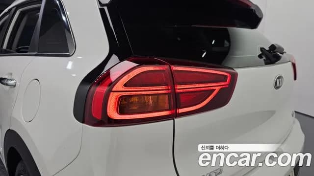 2021 Kia The New Niro 1.6 HEV Sold VIN KNACE81CGMA473588 – photo 16 2021 Kia The New Niro 1.6 HEV Sold VIN KNACE81CGMA473588 – photo 16
