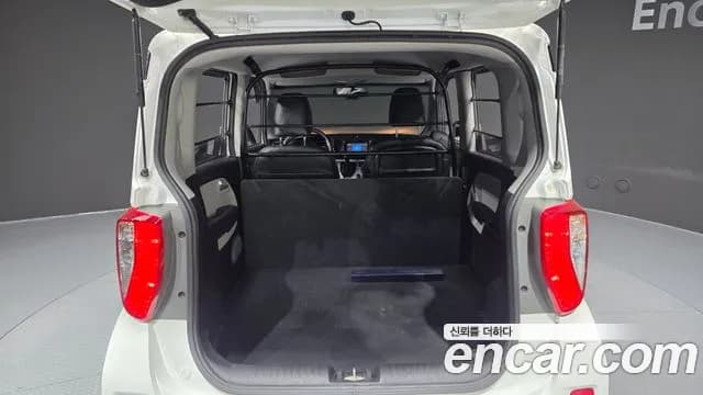 2017 Kia Ray VAN Deluxe Sold VIN KNACF911BHT159811 – trunk area 2017 Kia Ray VAN Deluxe Sold VIN KNACF911BHT159811 – trunk area