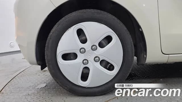 2017 Kia The New Ray Van Sold VIN KNACF911BHT172517 – undercarriage 2017 Kia The New Ray Van Sold VIN KNACF911BHT172517 – undercarriage