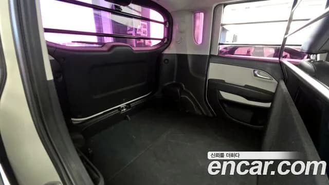 2018 Kia The New Ray Van Sold VIN KNACF911BJT189931 – trunk area 2018 Kia The New Ray Van Sold VIN KNACF911BJT189931 – trunk area