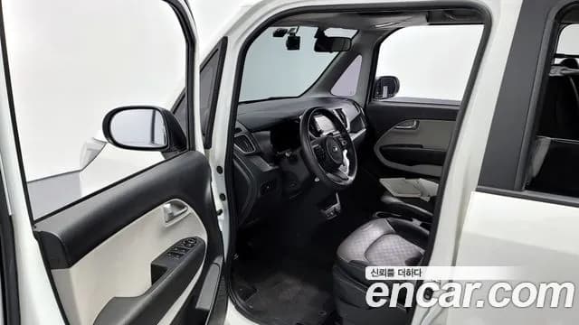 2021 Kia The New Ray Van Sold VIN KNACF911BMT244922 – trunk area 2021 Kia The New Ray Van Sold VIN KNACF911BMT244922 – trunk area