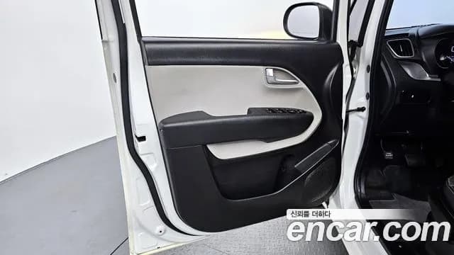 2021 Kia The New Ray Van Sold VIN KNACF911BMT260340 – interior seats 2021 Kia The New Ray Van Sold VIN KNACF911BMT260340 – interior seats