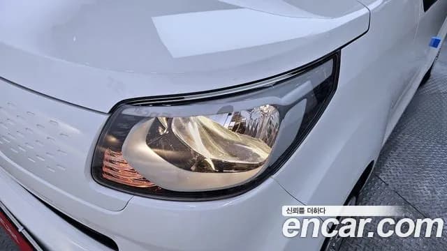 2021 Kia The New Ray Van Sold VIN KNACF911BMT260340 – trunk area 2021 Kia The New Ray Van Sold VIN KNACF911BMT260340 – trunk area