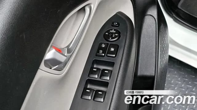 2021 Kia The New Ray Van Sold VIN KNACF911BMT267437 – trunk area 2021 Kia The New Ray Van Sold VIN KNACF911BMT267437 – trunk area