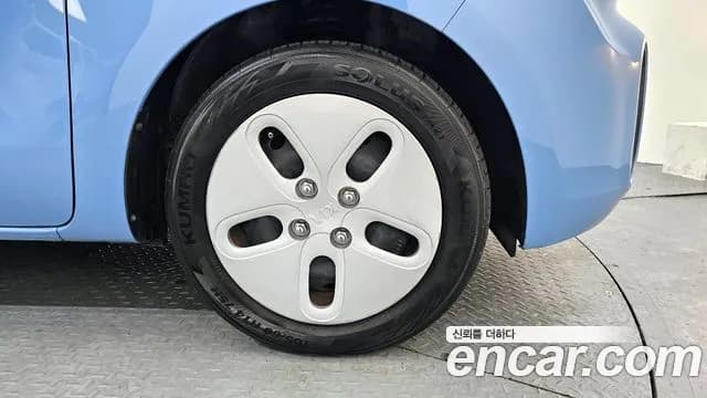 2022 Kia The New Ray Van Sold VIN KNACF911BNT284803 – interior seats 2022 Kia The New Ray Van Sold VIN KNACF911BNT284803 – interior seats