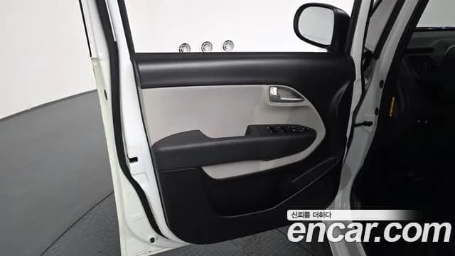 2024 Kia The New Kia Ray EV Van Sold VIN KNACG91AFRT003249 – interior seats 2024 Kia The New Kia Ray EV Van Sold VIN KNACG91AFRT003249 – interior seats