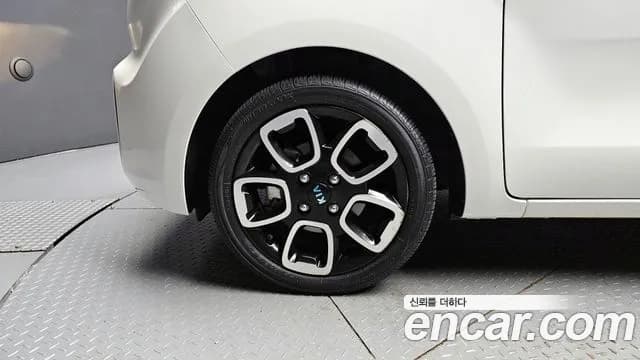 2021 Kia The New Ray Prestige Sold VIN KNACJ811BMT261823 – exterior detail 2021 Kia The New Ray Prestige Sold VIN KNACJ811BMT261823 – exterior detail