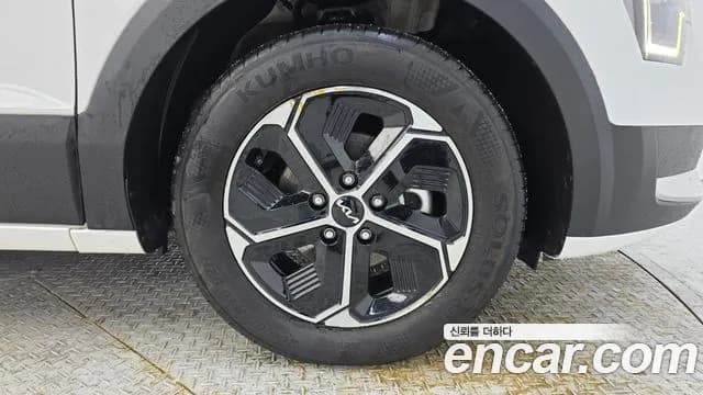2022 Kia The All New Niro Prestige Sold VIN KNACR81EGNA002005 – undercarriage 2022 Kia The All New Niro Prestige Sold VIN KNACR81EGNA002005 – undercarriage