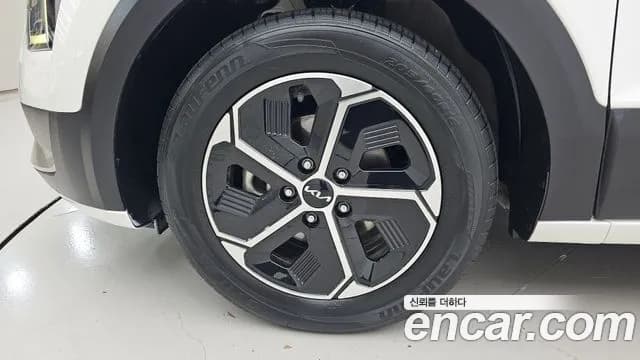 2022 Kia The All New Niro Prestige Sold VIN KNACR81EGNA002592 – side profile 2022 Kia The All New Niro Prestige Sold VIN KNACR81EGNA002592 – side profile