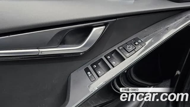 2022 Kia The All New Niro Prestige Sold VIN KNACR81EGNA002888 – trunk area 2022 Kia The All New Niro Prestige Sold VIN KNACR81EGNA002888 – trunk area