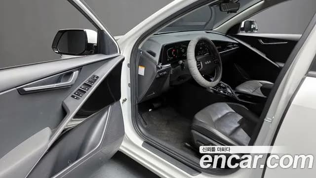 2022 Kia The All New Niro Prestige Sold VIN KNACR81EGNA005785 – exterior detail 2022 Kia The All New Niro Prestige Sold VIN KNACR81EGNA005785 – exterior detail