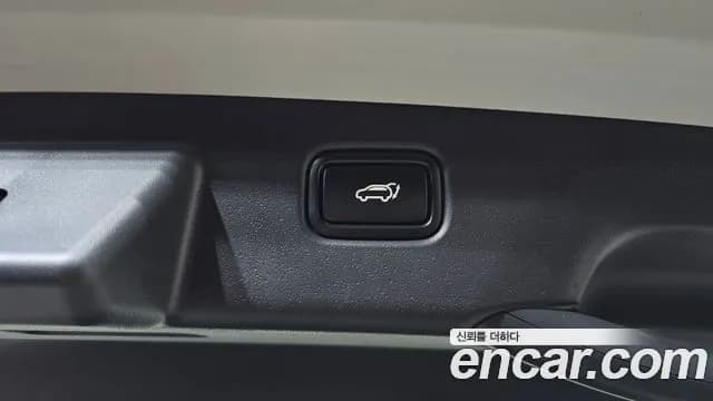 2022 Kia The All New Niro Prestige Sold VIN KNACR81EGNA045816 – trunk area 2022 Kia The All New Niro Prestige Sold VIN KNACR81EGNA045816 – trunk area