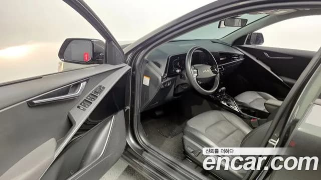 2023 Kia The All New Niro Prestige Sold VIN KNACR81EGPA075677 – exterior detail 2023 Kia The All New Niro Prestige Sold VIN KNACR81EGPA075677 – exterior detail