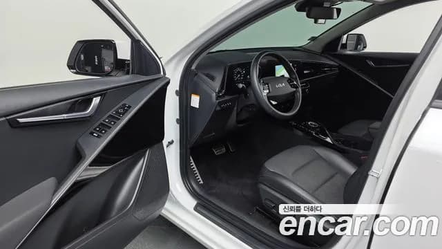 2022 Kia The All New Niro Signature Sold VIN KNACT81EGNA015870 – trunk area 2022 Kia The All New Niro Signature Sold VIN KNACT81EGNA015870 – trunk area