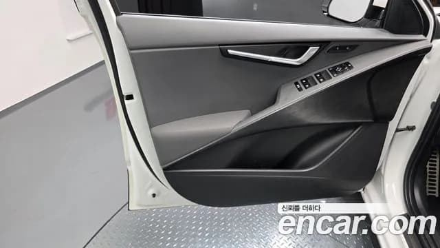 2024 Kia The All New Niro Signature Sold VIN KNACT81EGRA170131 – exterior detail 2024 Kia The All New Niro Signature Sold VIN KNACT81EGRA170131 – exterior detail
