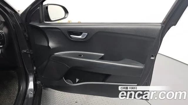 2018 Kia Stonic Diesel 1.6 Sold VIN KNADC815GJS074180 – undercarriage 2018 Kia Stonic Diesel 1.6 Sold VIN KNADC815GJS074180 – undercarriage