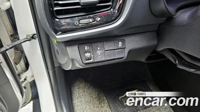 2018 Kia Stonic Diesel 1.6 Sold VIN KNADC815GJS097196 – photo 12 2018 Kia Stonic Diesel 1.6 Sold VIN KNADC815GJS097196 – photo 12