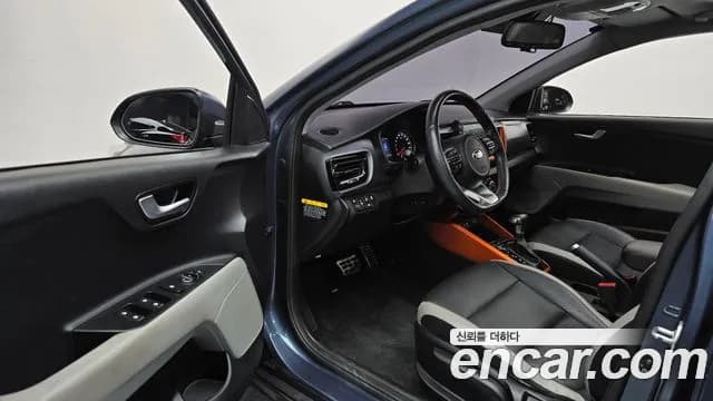 2018 Kia Stonic Diesel 1.6 Sold VIN KNADE815GJS078645 – trunk area 2018 Kia Stonic Diesel 1.6 Sold VIN KNADE815GJS078645 – trunk area