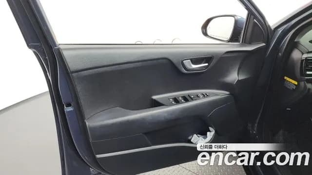2018 Kia Stonic Diesel 1.6 Sold VIN KNADE815GJS079363 – engine bay 2018 Kia Stonic Diesel 1.6 Sold VIN KNADE815GJS079363 – engine bay