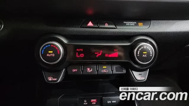 2018 Kia Stonic Diesel 1.6 Sold VIN KNADE815GJS079363 – photo 25 2018 Kia Stonic Diesel 1.6 Sold VIN KNADE815GJS079363 – photo 25