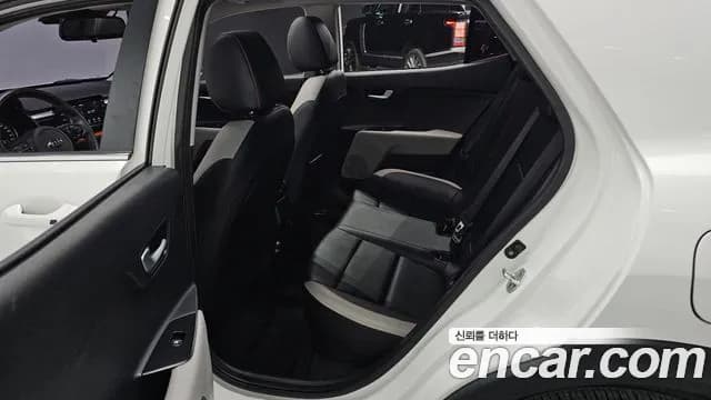2018 Kia Stonic Diesel 1.6 Sold VIN KNADE815GJS112454 – photo 17 2018 Kia Stonic Diesel 1.6 Sold VIN KNADE815GJS112454 – photo 17