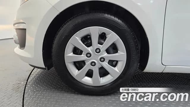2017 Kia The New Pride 4DR 1.4 MPI Sold VIN KNADM412BHS117683 – exterior detail 2017 Kia The New Pride 4DR 1.4 MPI Sold VIN KNADM412BHS117683 – exterior detail