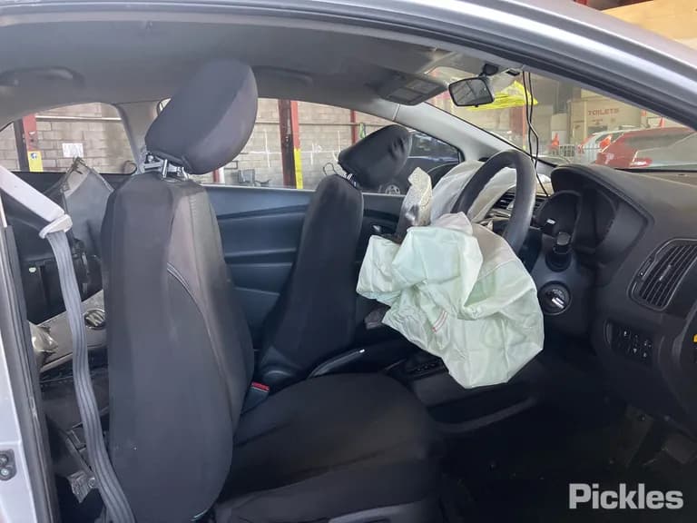 2016 Kia Rio Used VIN KNADN312MG6014795 – odometer reading 2016 Kia Rio Used VIN KNADN312MG6014795 – odometer reading